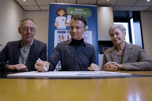 Ondertekening Mitz